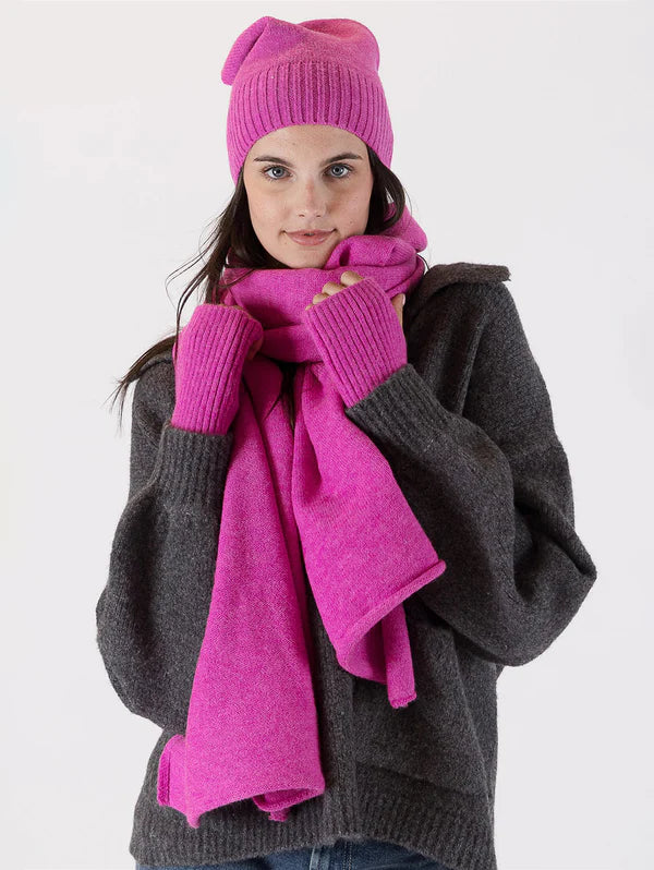 Lyle & Luxe  Long Scarf comes in 3 colours