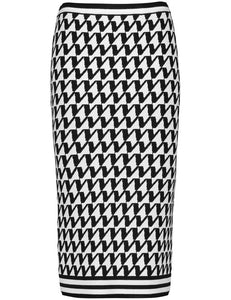 Gerry Weber Knitted pencil skirt with a houndstooth pattern