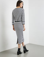 Load image into Gallery viewer, Gerry Weber Knitted pencil skirt with a houndstooth pattern
