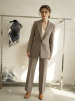 Load image into Gallery viewer, Riani fitted Long Blazer
