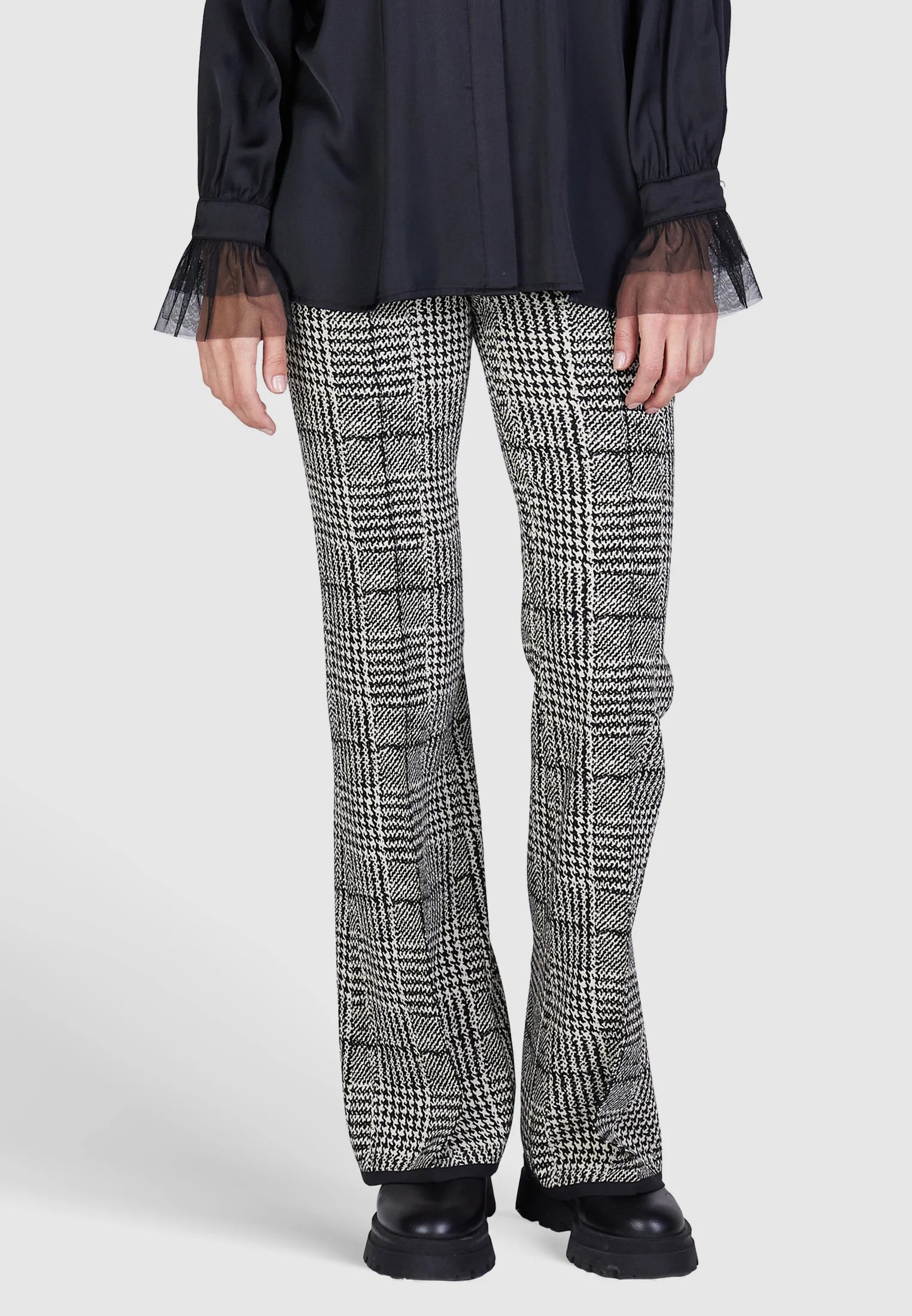 Marc Aurel Flared pants in stretch glencheck