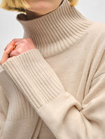 Load image into Gallery viewer, White &amp; Warren cashmere easy standneck
