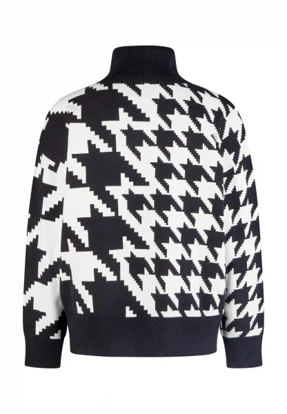 Marc Aurel Jacquard sweater in a houndstooth pattern