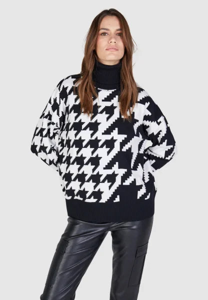 Marc Aurel Jacquard sweater in a houndstooth pattern