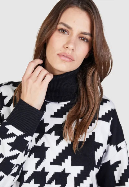 Marc Aurel Jacquard sweater in a houndstooth pattern