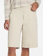 Load image into Gallery viewer, Sara Pacini Bermuda shorts – topstitched
