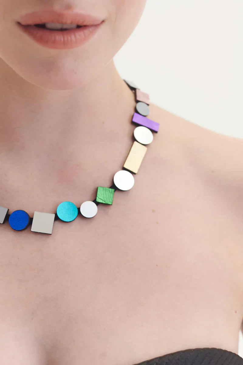 Iskin Sisters Bauhaus Necklace Round Rainbow