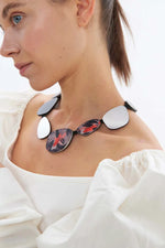 Load image into Gallery viewer, Iskin Sisters Frame Stones Necklace Paint
