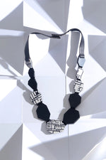 Load image into Gallery viewer, Iskin Necklace Greta Pattern
