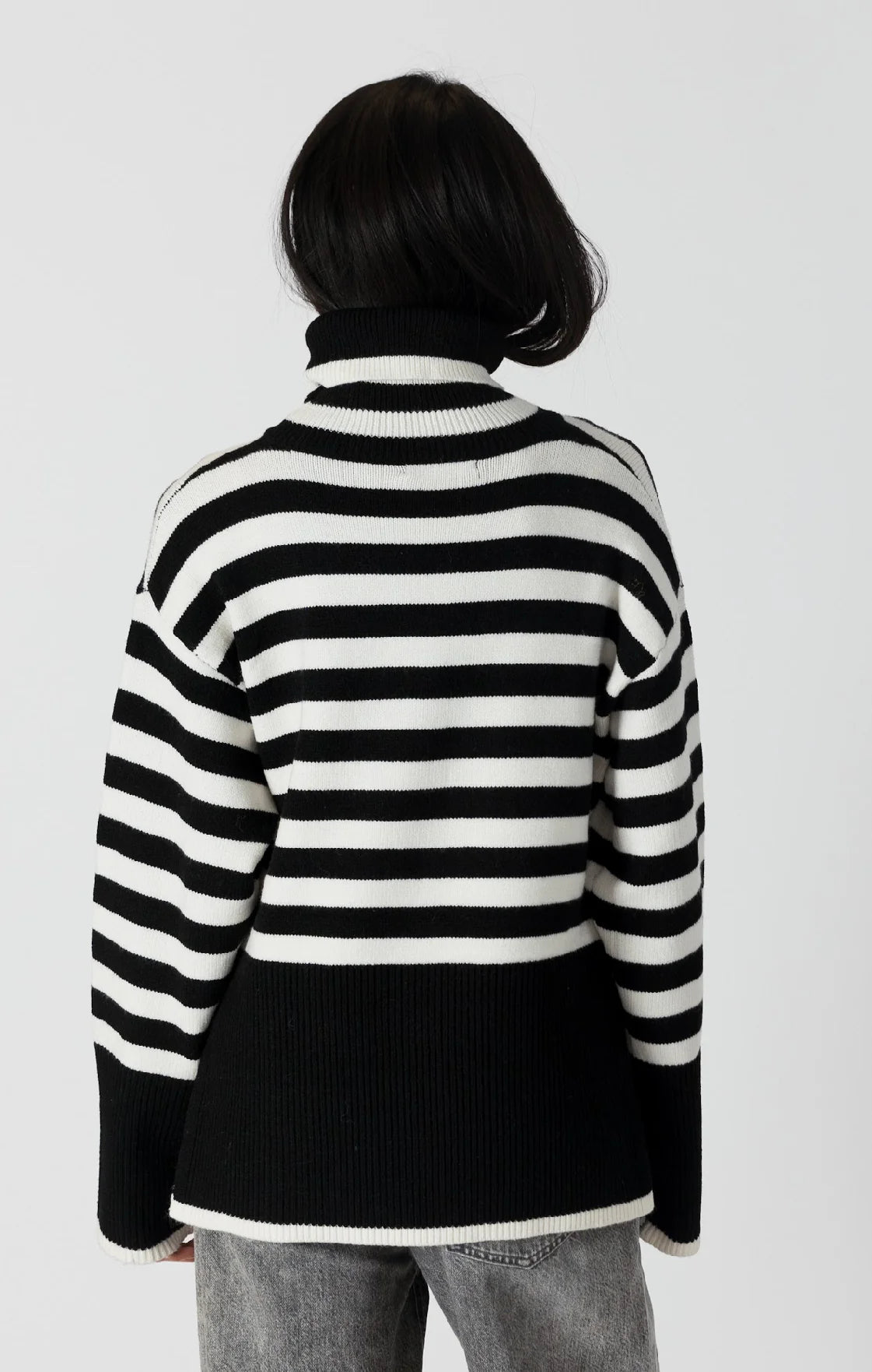 Lyle & Luxe Black/white Stripe sweater Bronwyn