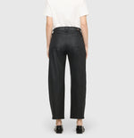 Load image into Gallery viewer, Mac DANNI 2.3 Loose fit with an authentic leather look
