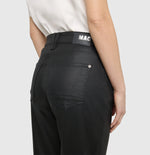 Load image into Gallery viewer, Mac DANNI 2.3 Loose fit with an authentic leather look
