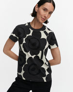 Load image into Gallery viewer, Merimekko Heleys Unikko T-shirt
