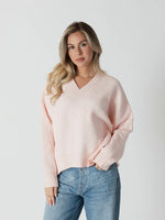 Load image into Gallery viewer, Lyle &amp; Luxe Sweater Oceanheart  Powder Pink
