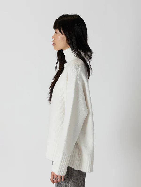 LYLA+LUXE OLIVER MOCKNECK - OFF WHITE