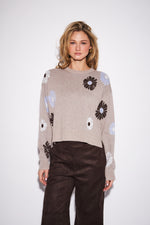 Load image into Gallery viewer, John &amp; Jenn Sweater Rose Bouquet
