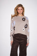 Load image into Gallery viewer, John &amp; Jenn Sweater Rose Bouquet
