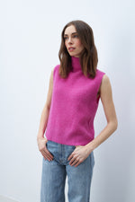 Load image into Gallery viewer, Line Sleeveless turtle neck Priscilla
