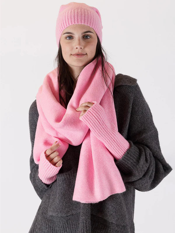 Lyle & Luxe  Long Scarf comes in 3 colours