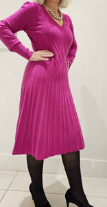 D-Exterior Fitted and Flared Knitted Dress in Fuschia