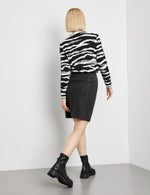 Load image into Gallery viewer, Gerry Weber Short Black Skirt
