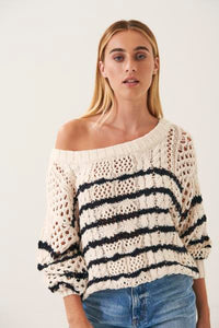 LINE STRIPED SWEATER