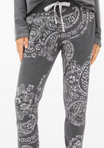 Load image into Gallery viewer, Juvia Pants In Paisley Print
