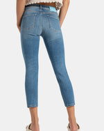 Load image into Gallery viewer, Cambio piper short light wash denim
